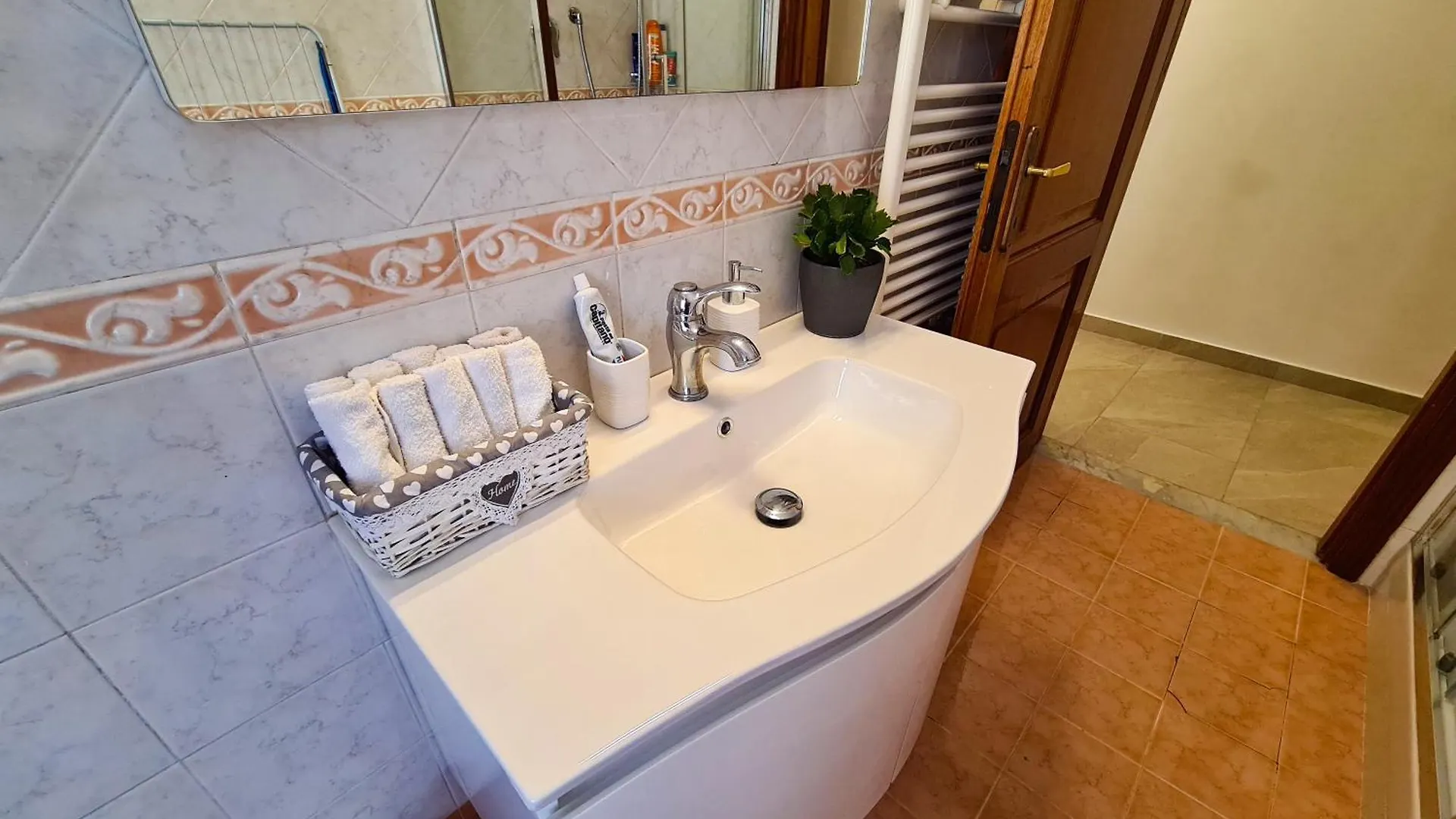 Monti Di San Paolo Guesthouse With Free Private Parking Acilia Italy